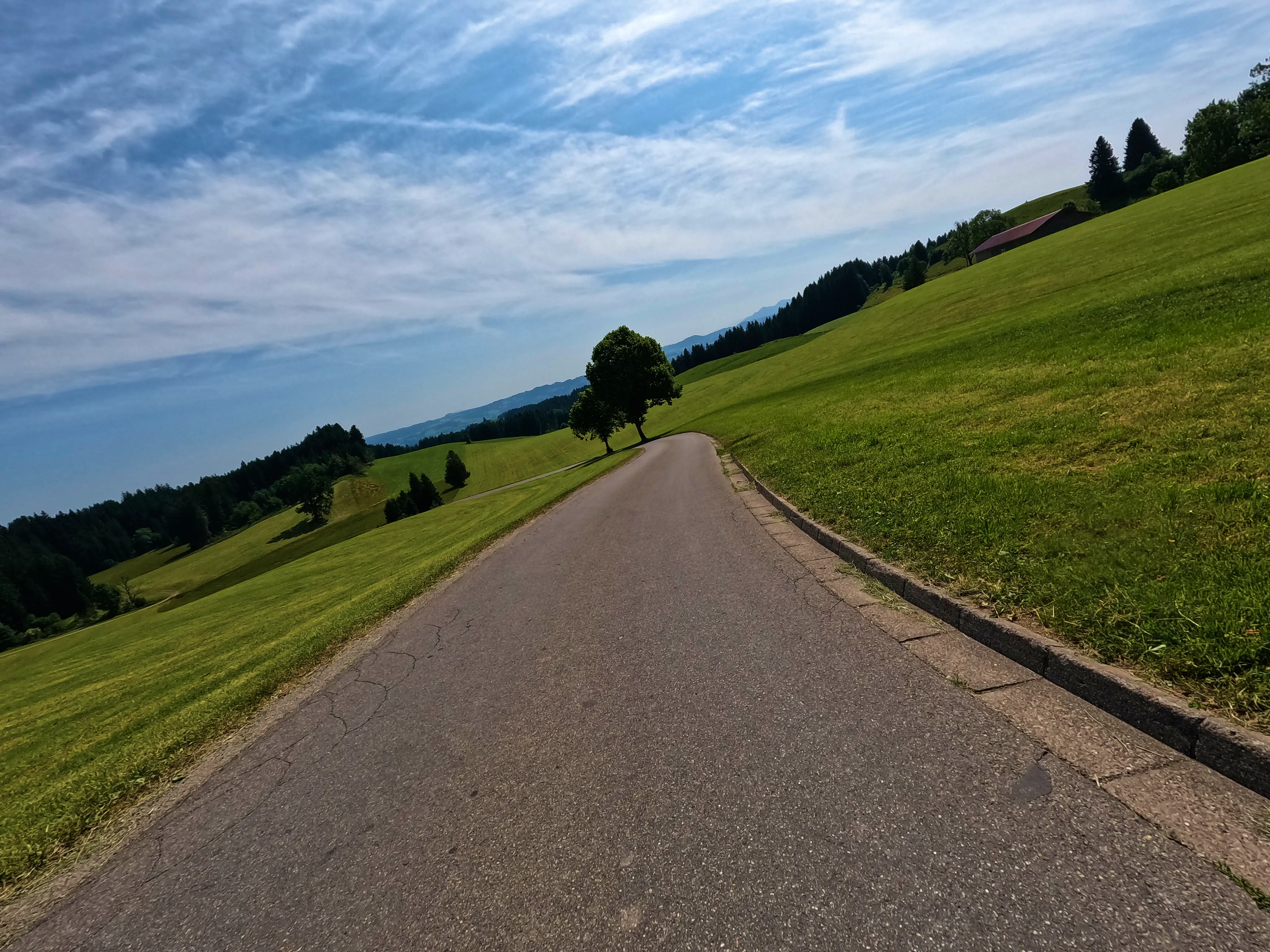 Über kleine Straßen …