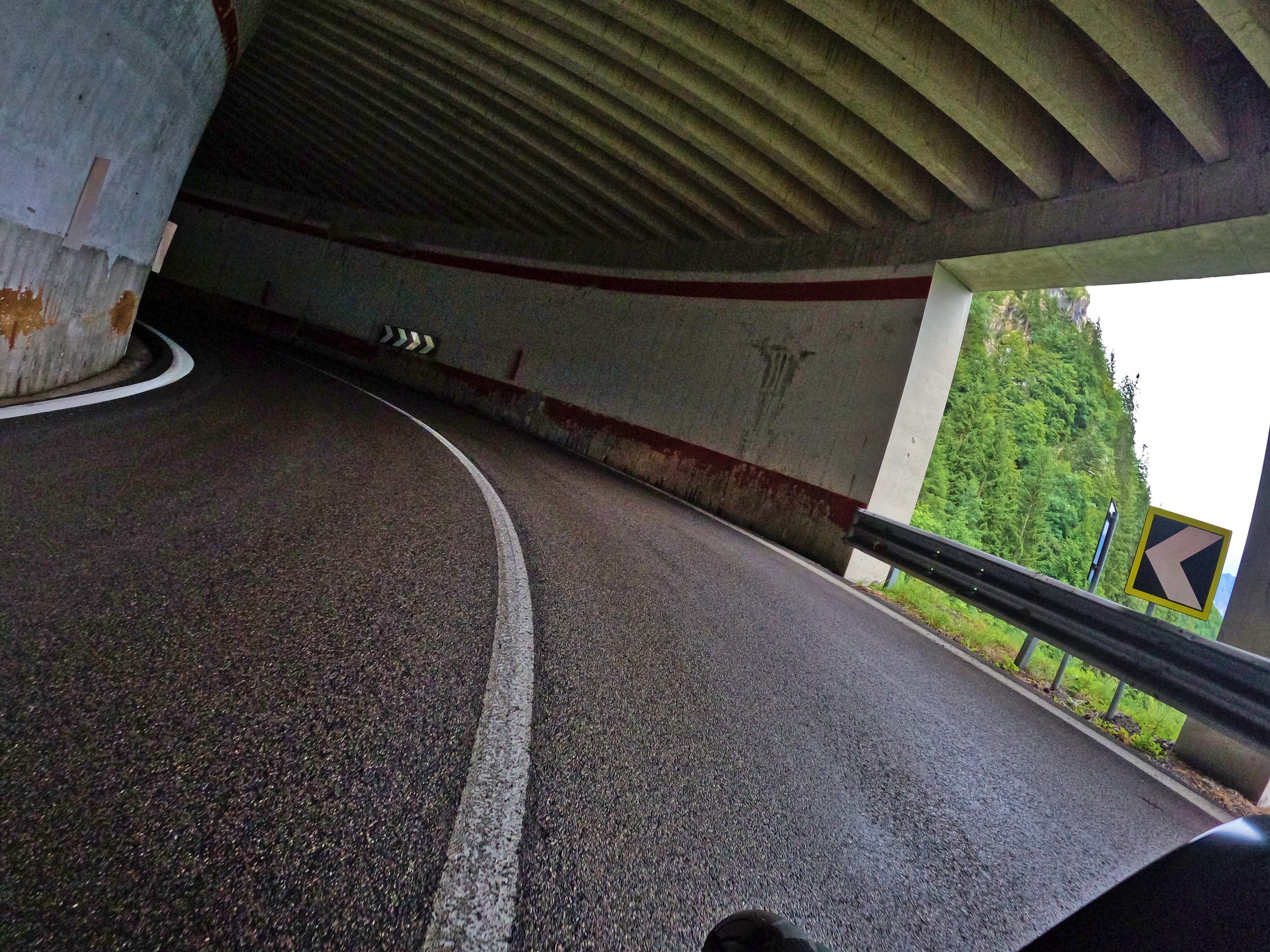 … Asphalt sehr schön …