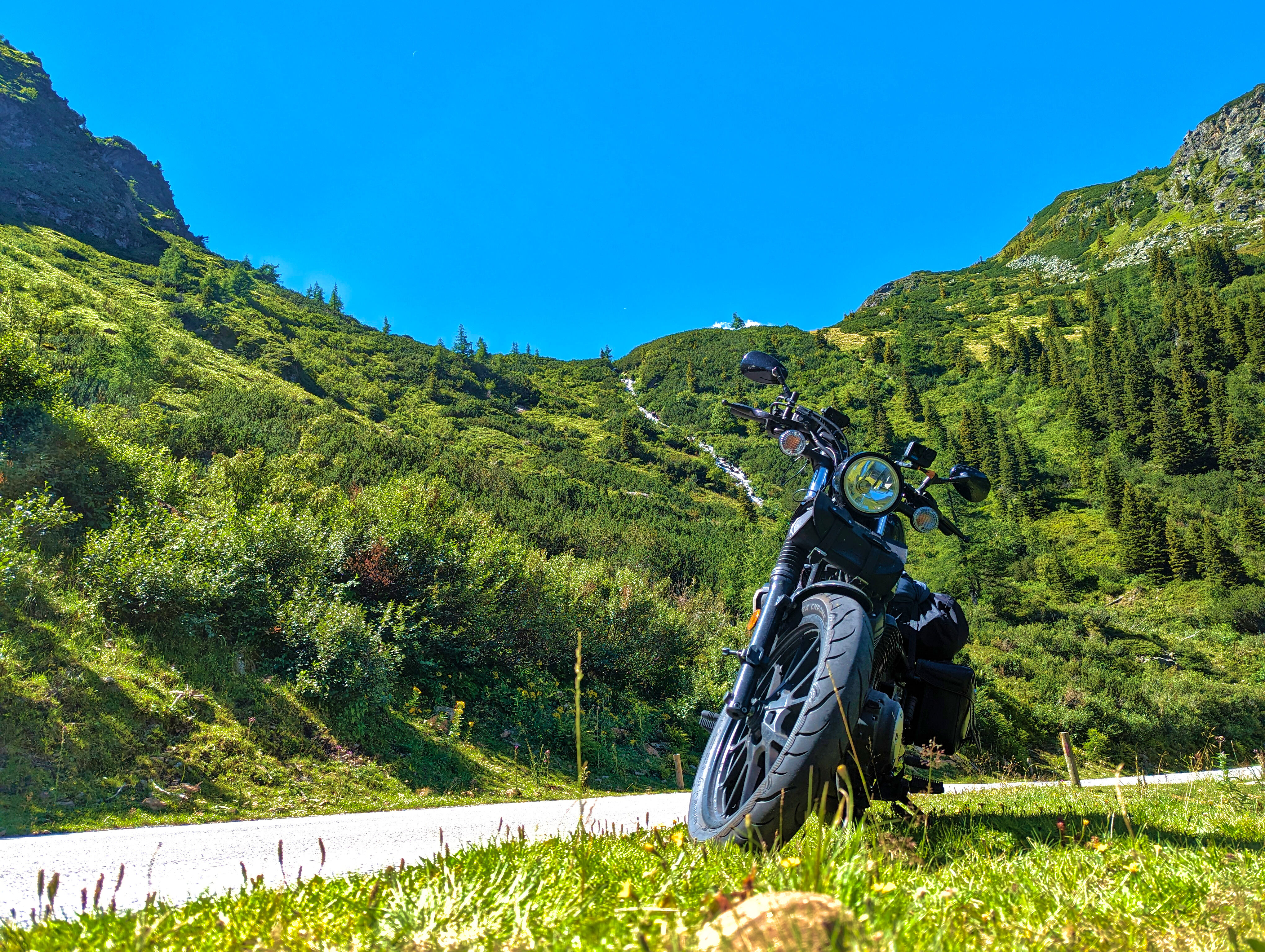 … vor der Passhöhe.