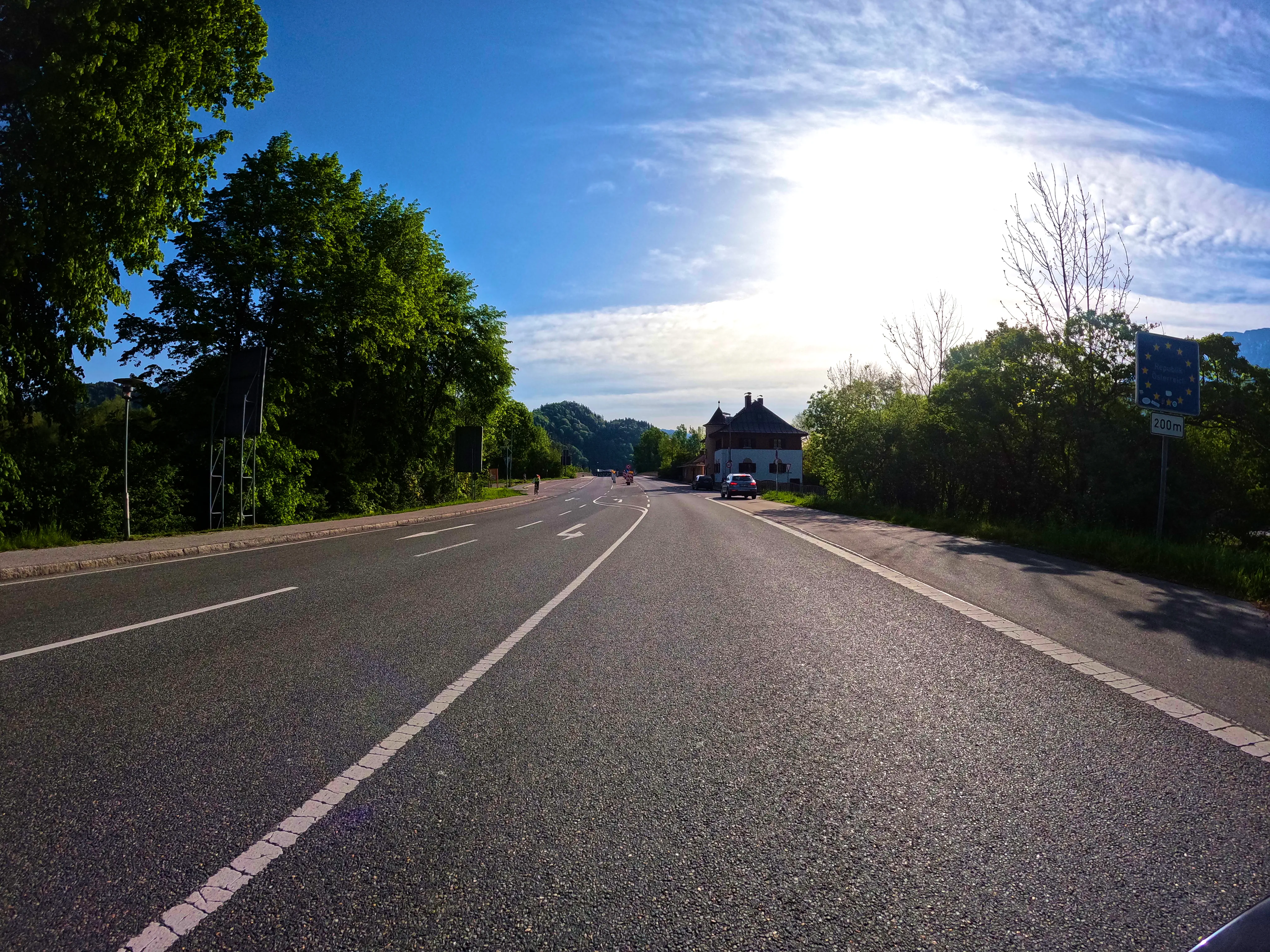 … und rein nach Österreich …