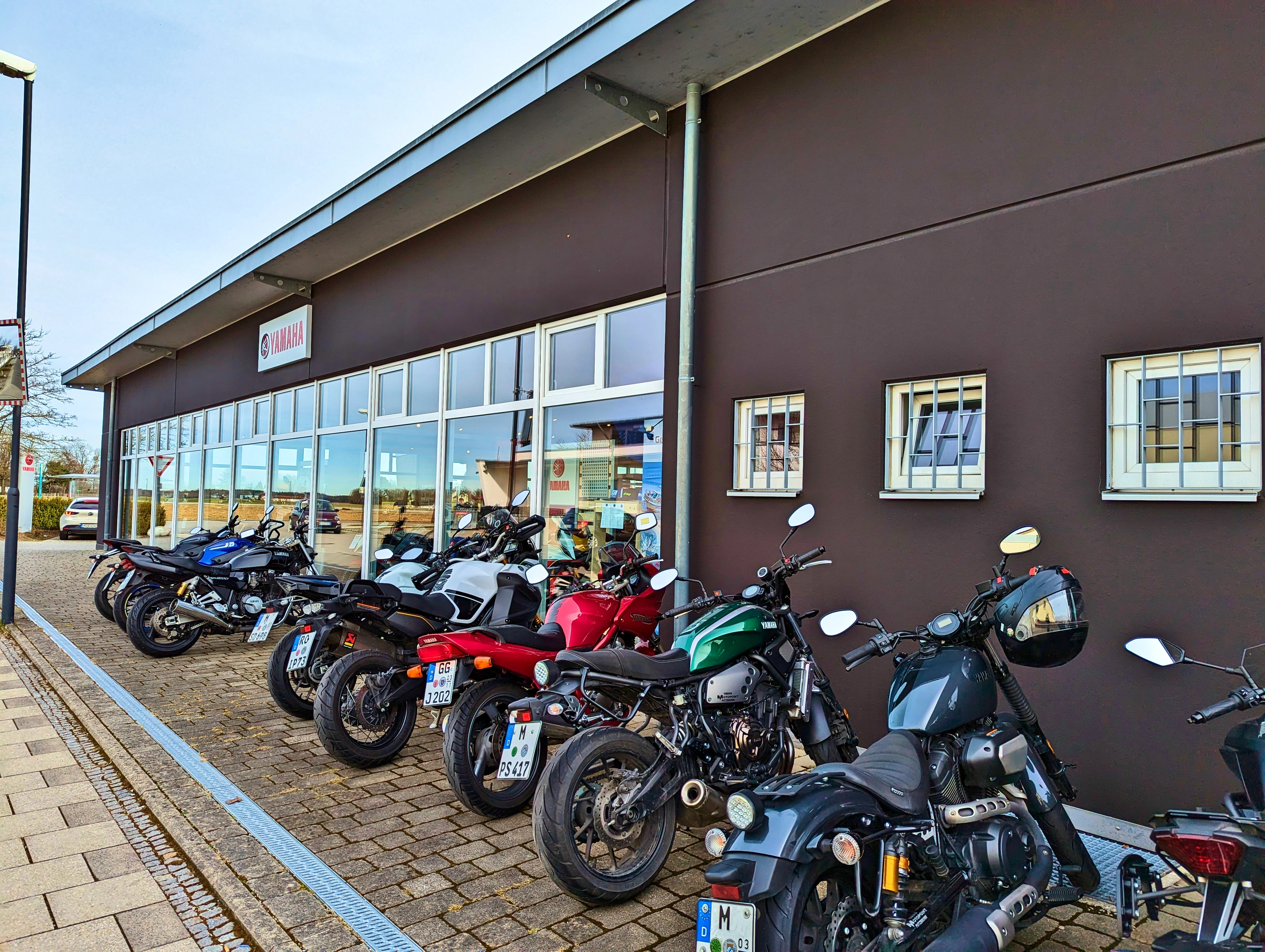 Viele Motorräder warten, das Schönste nehme ich mit