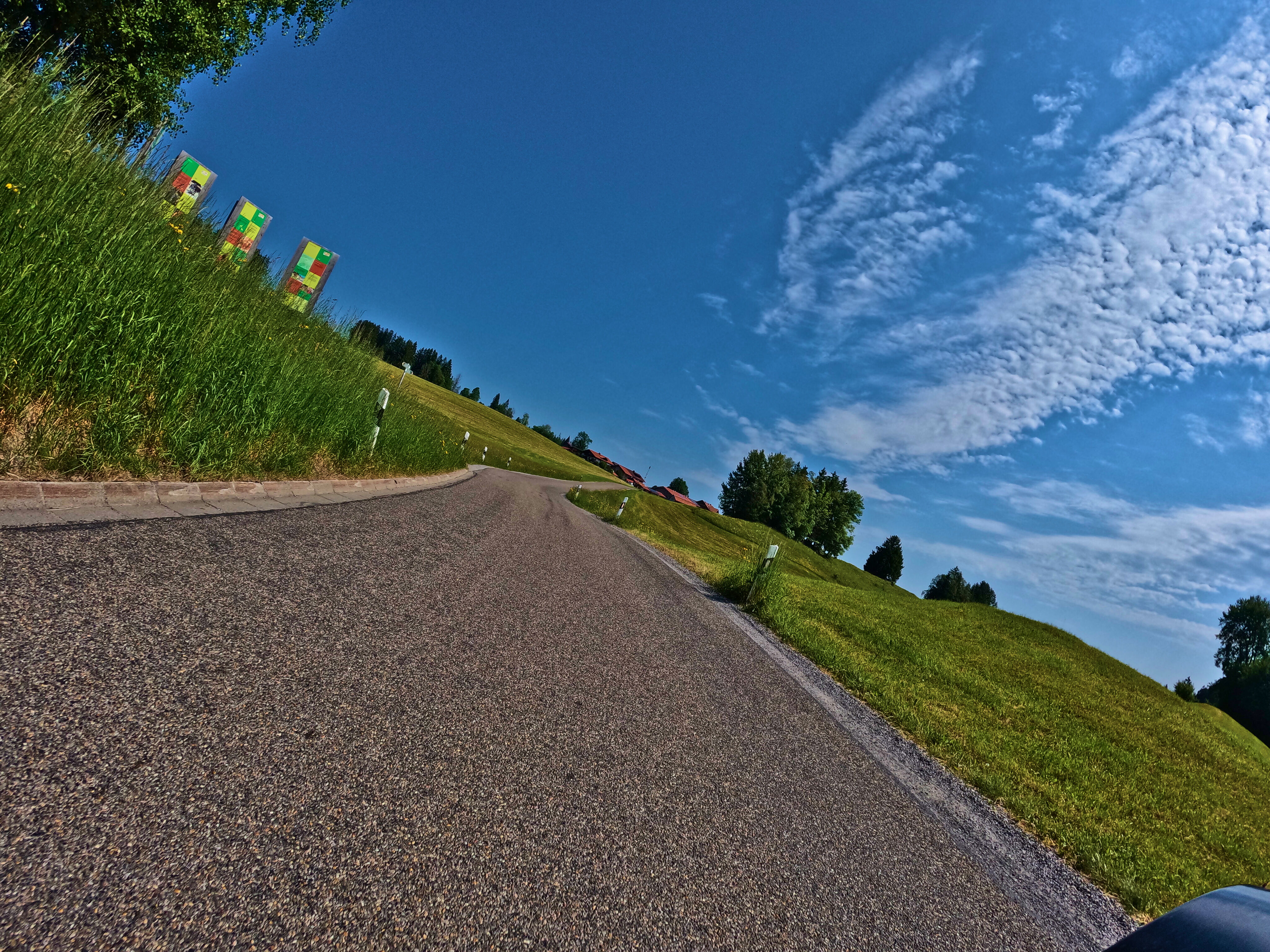 … Straßen weiter …