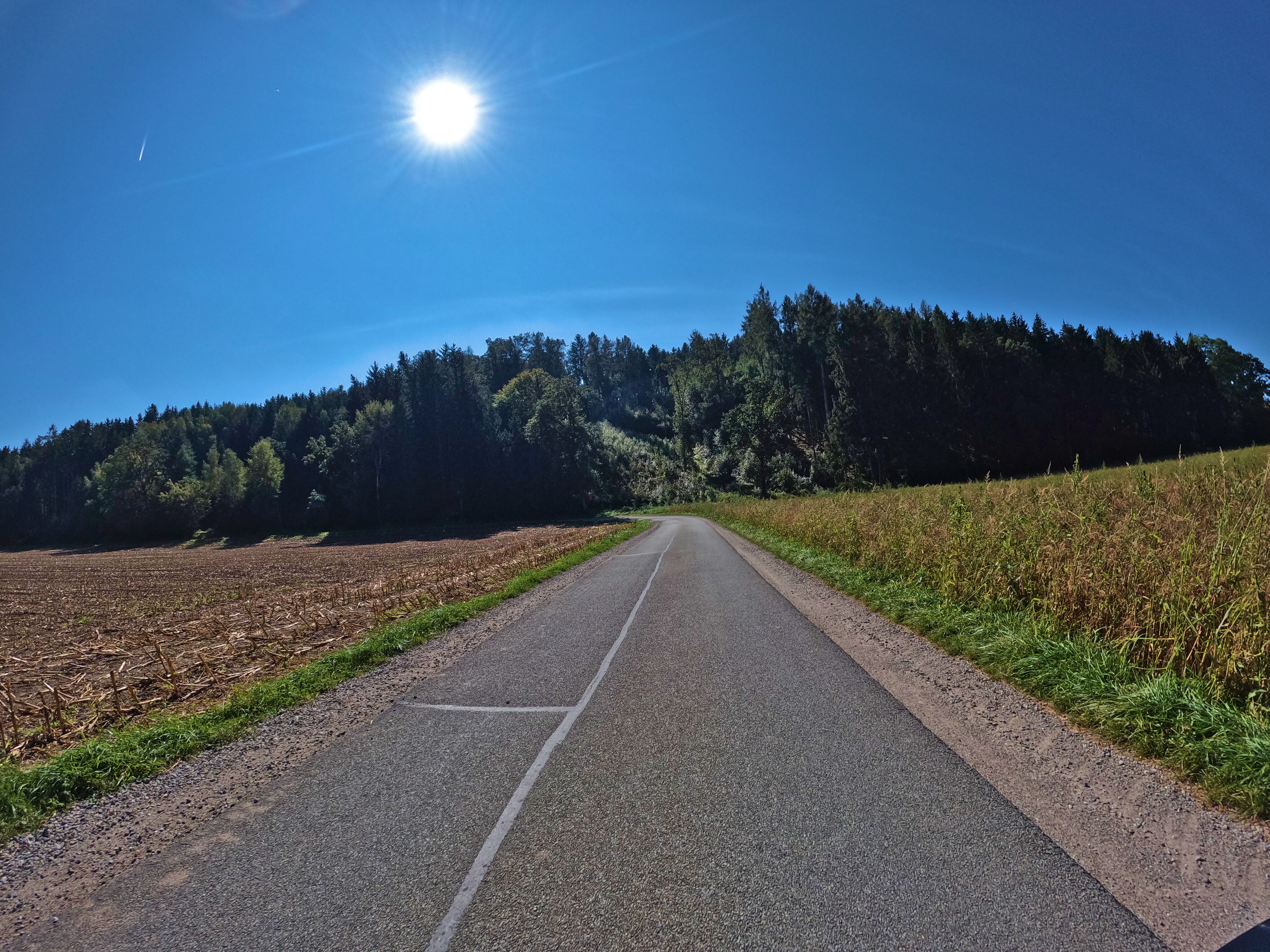 … schmalen Straße …