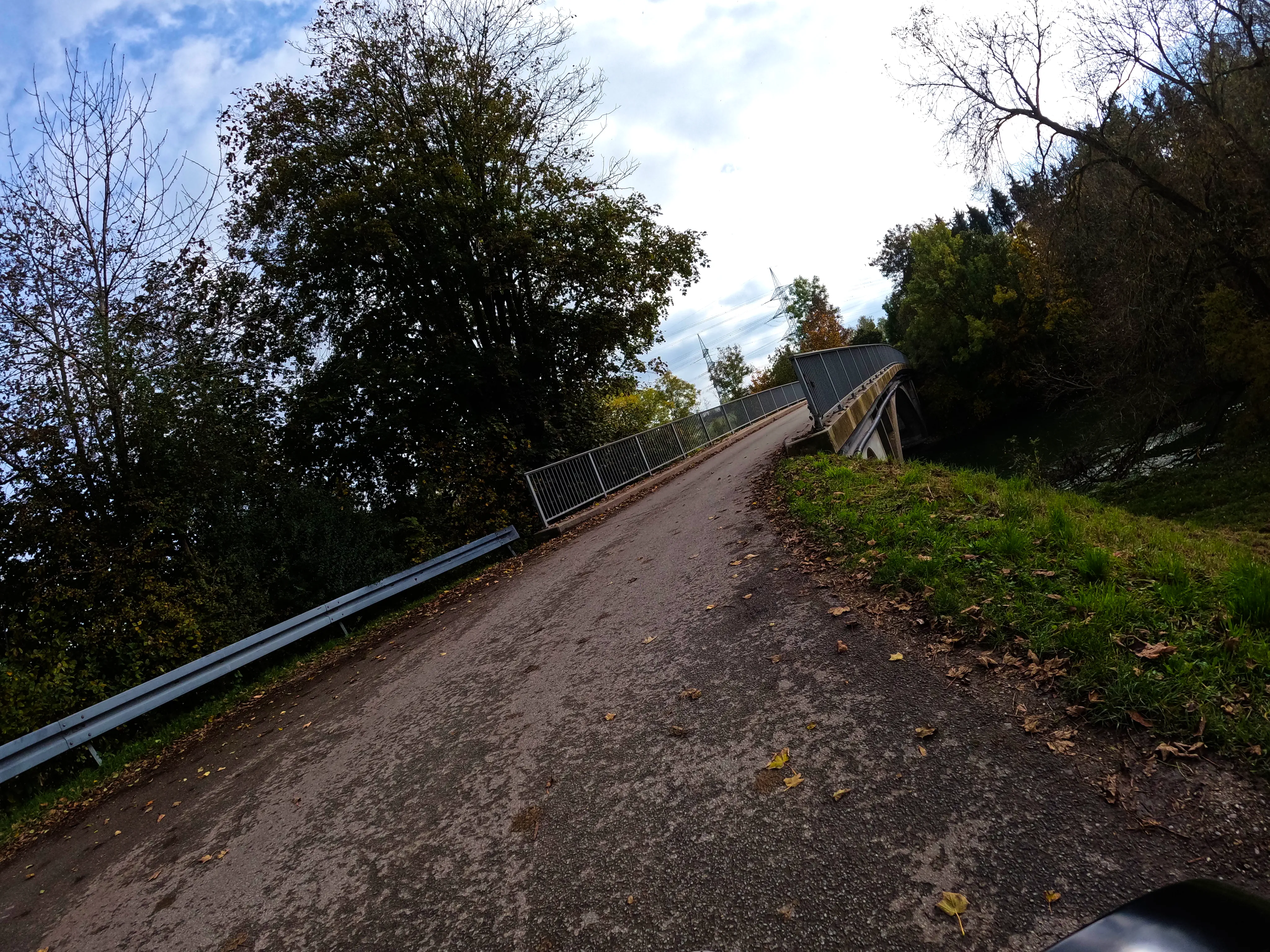 Kleine, schmale Brücke