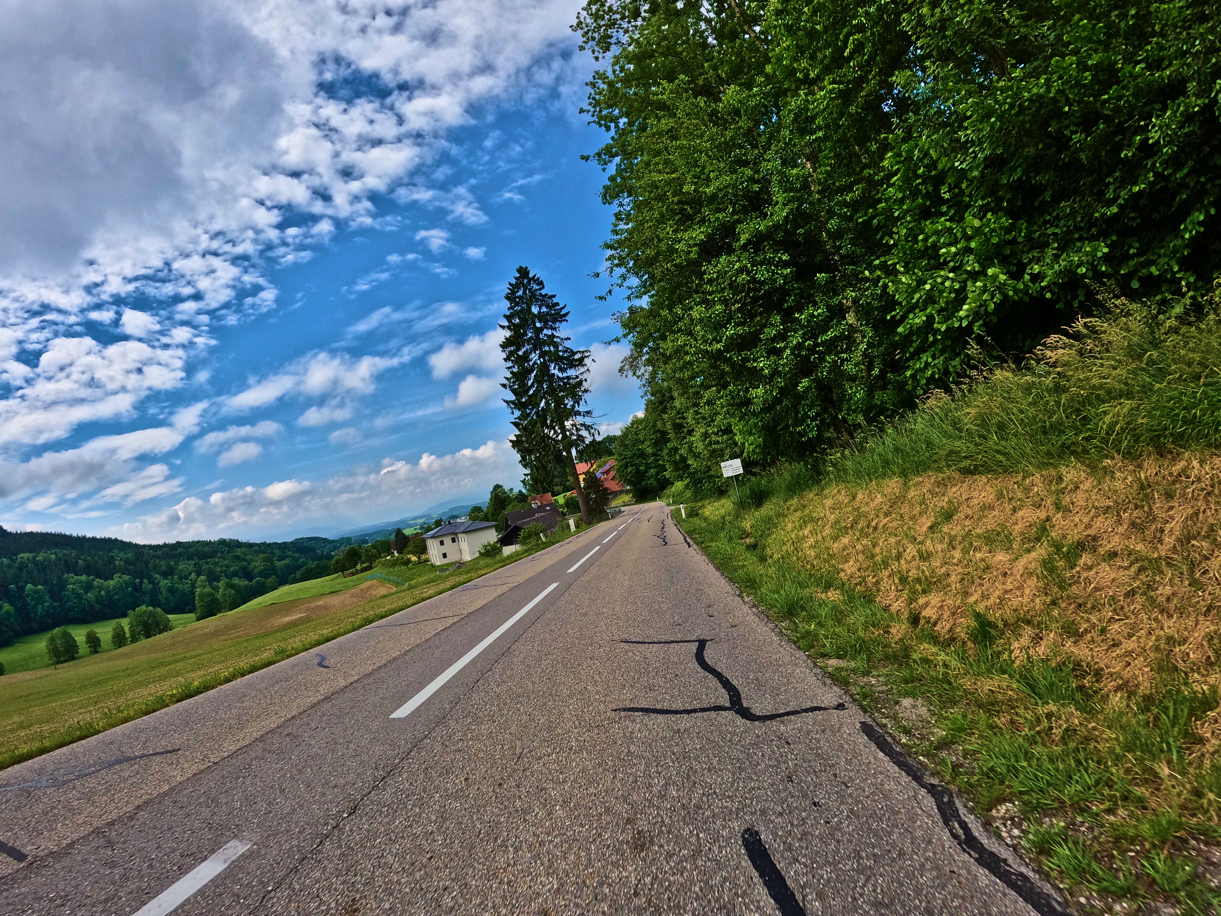 … mal geradeaus, …