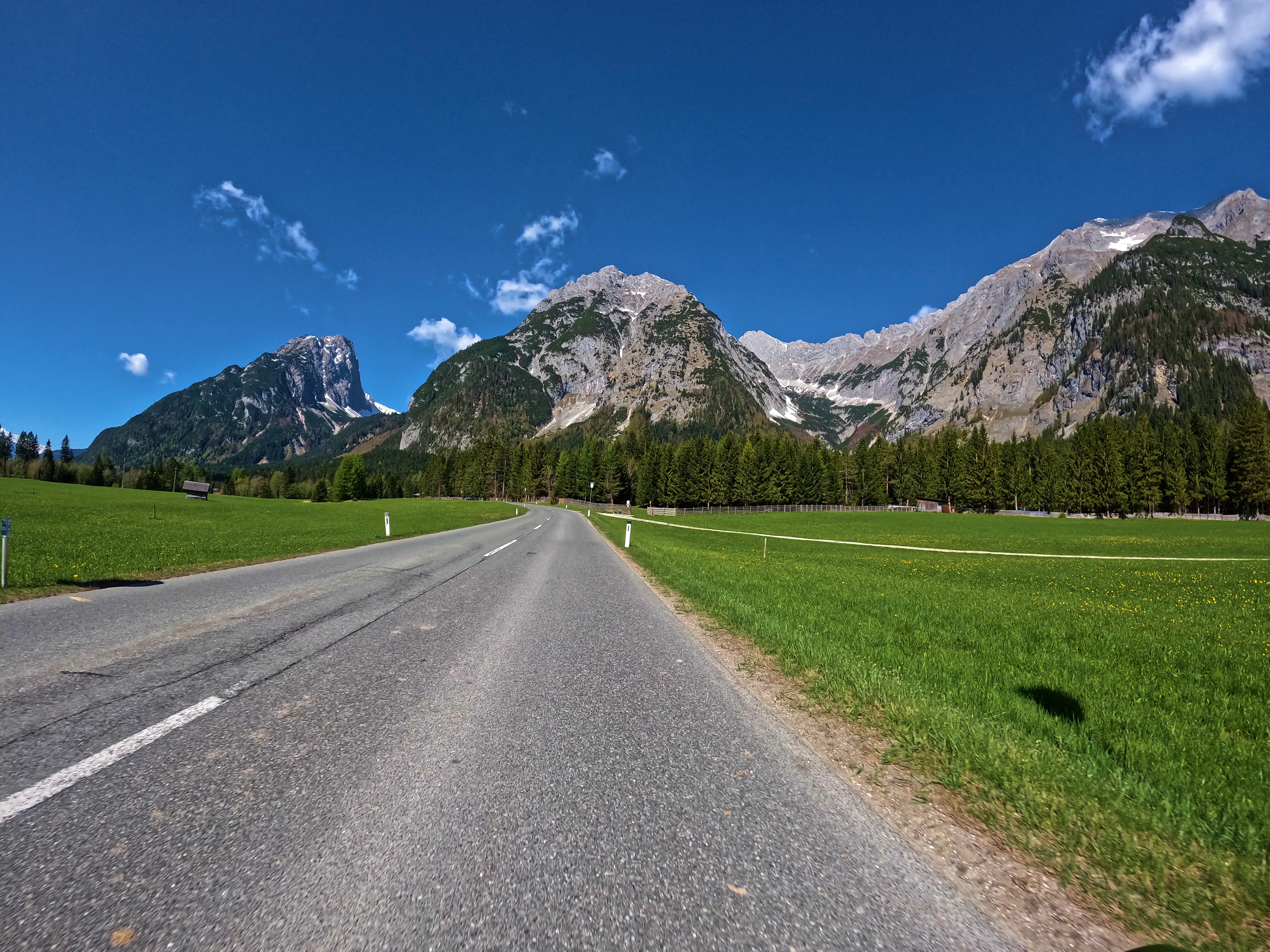 Weiter durch die …