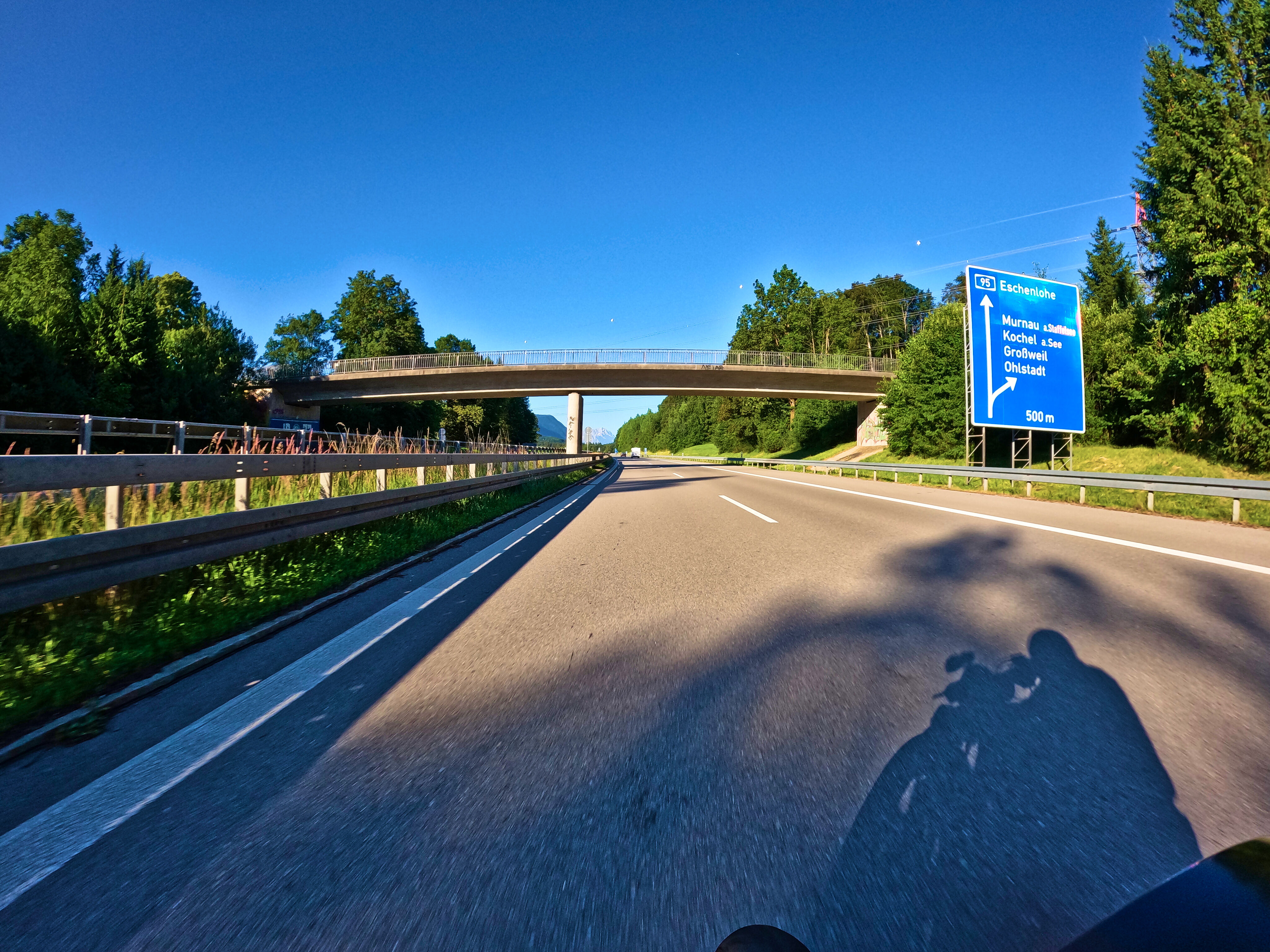 … vorbei an Kochel am See …