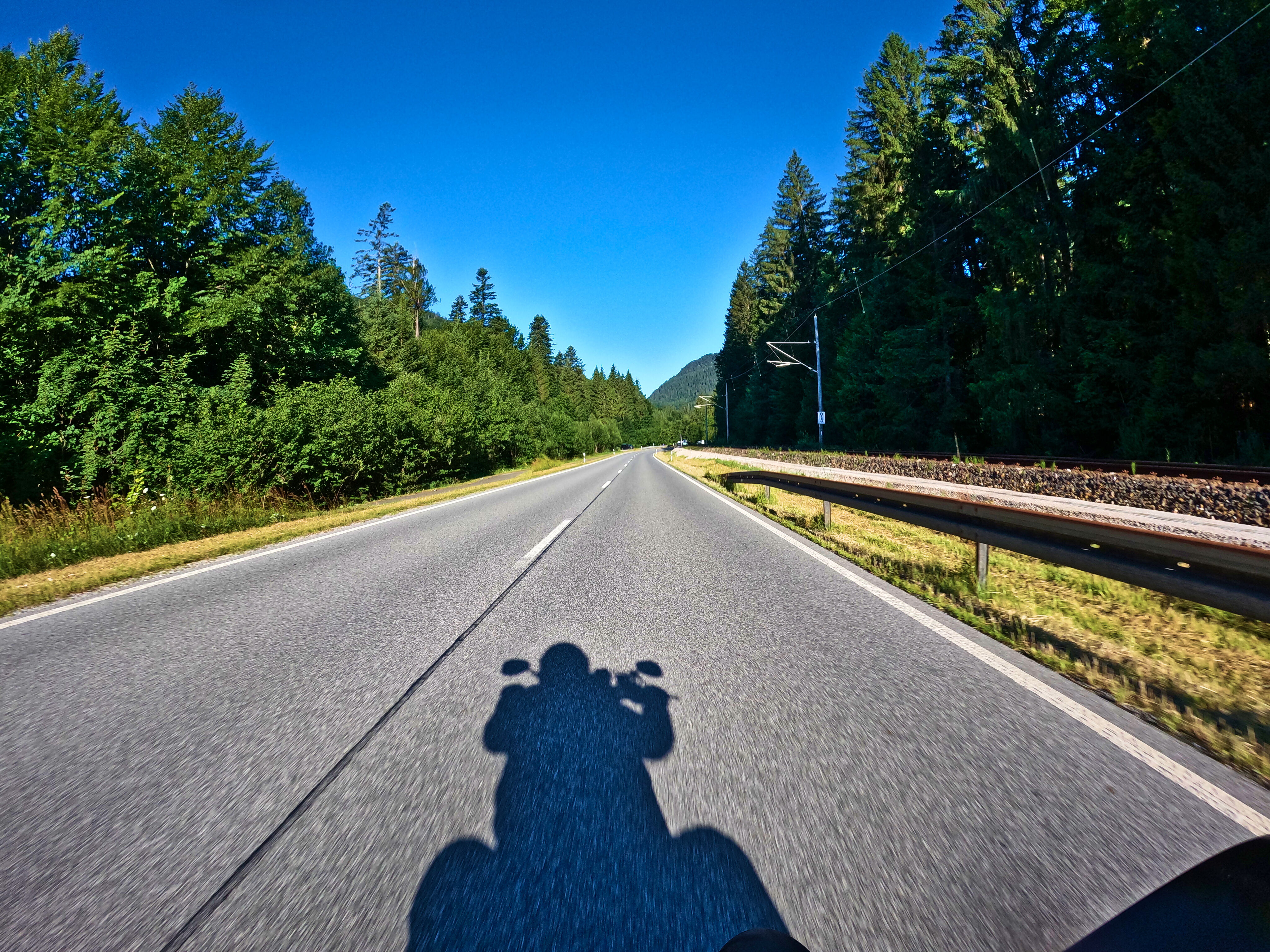 … Straße frei, kommt …