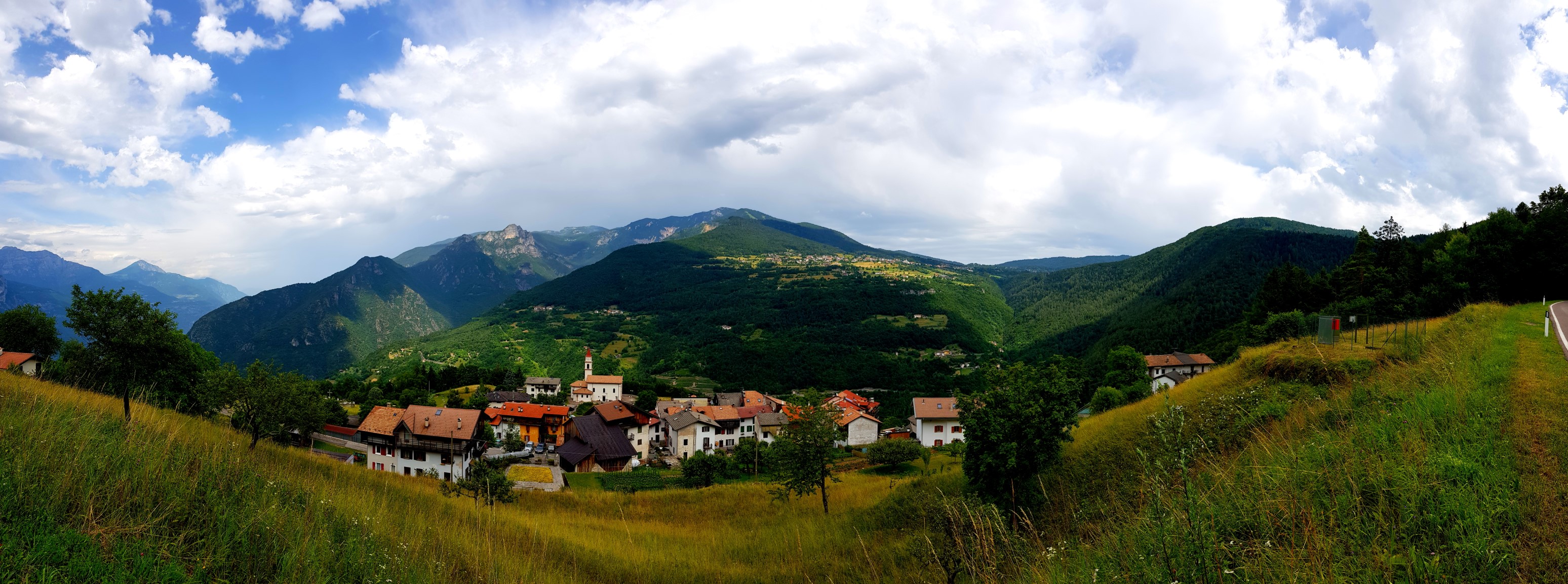 Blick von der SP220 von Serrada…