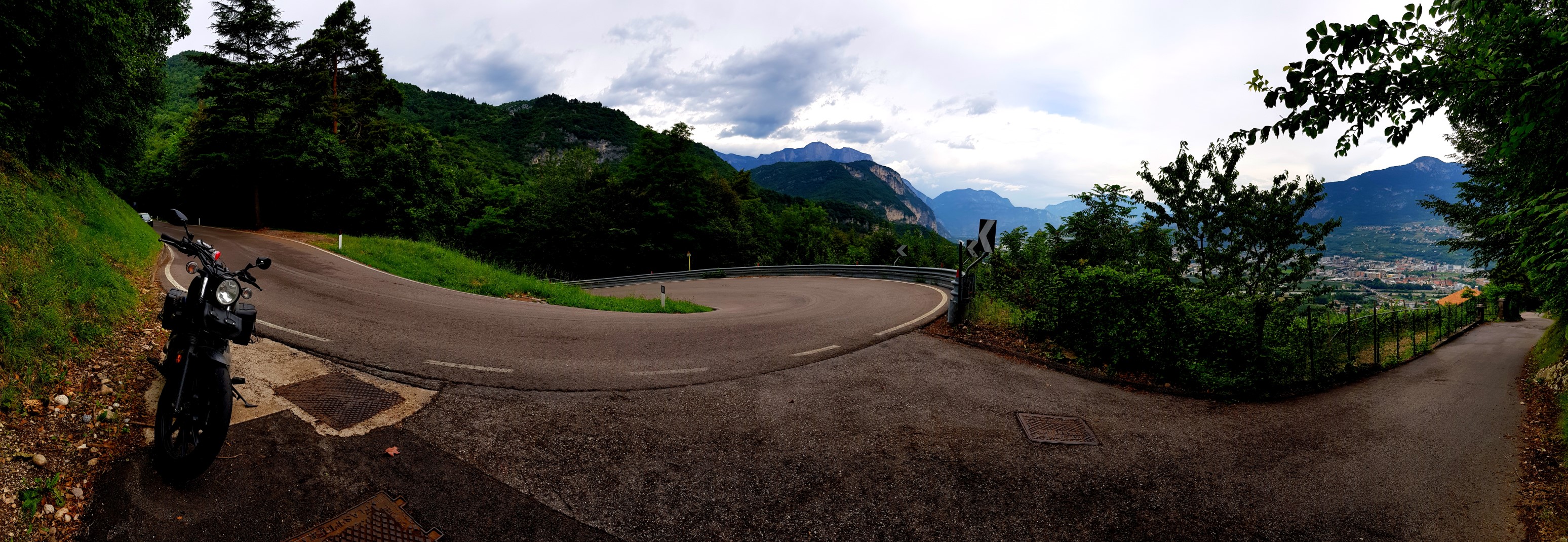 Abfahrt vom Monte Bondone - viele Kehren und tolle Ausblicke