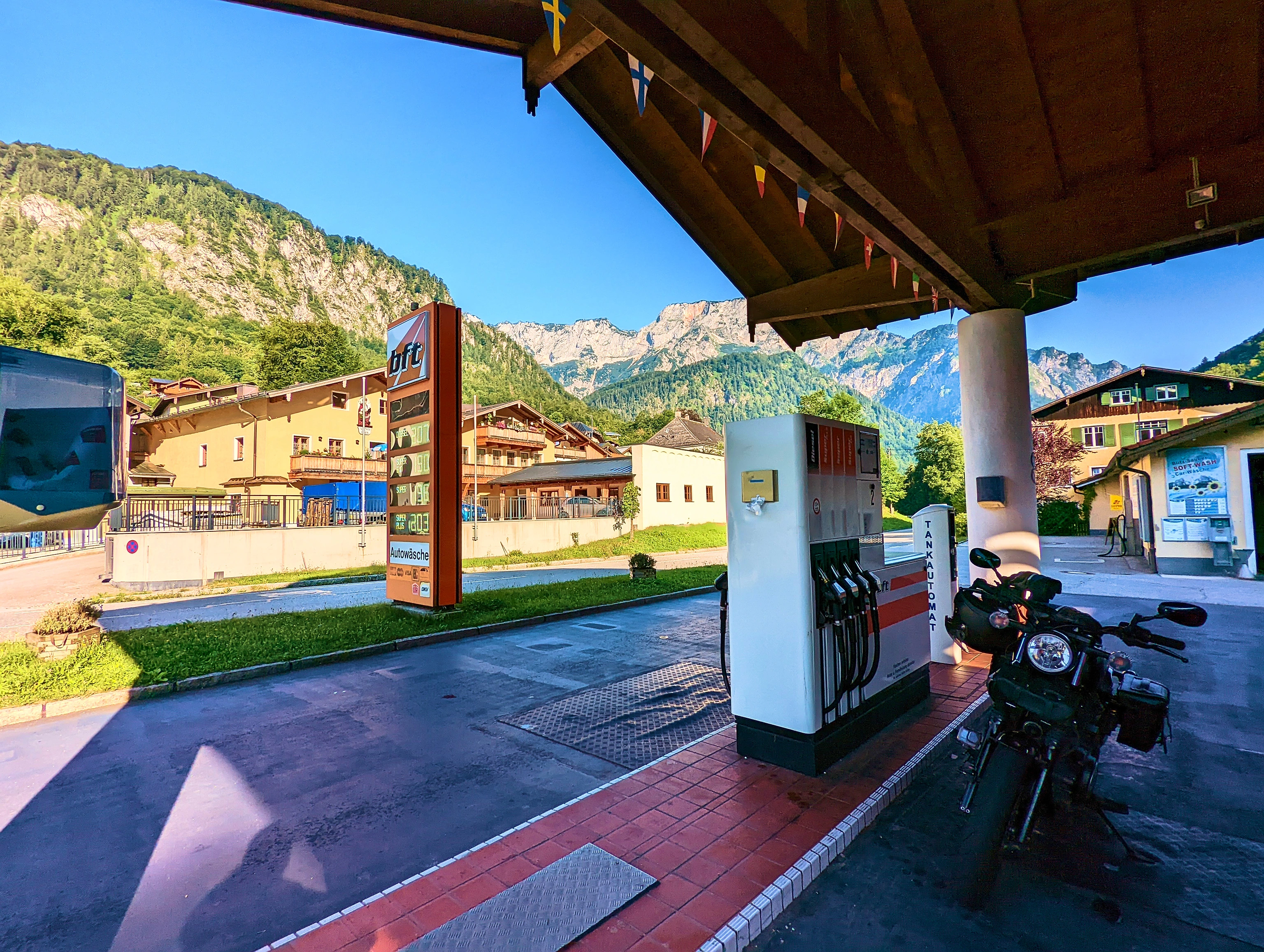 Tankstopp in Bayern: Was für ein Panorama!