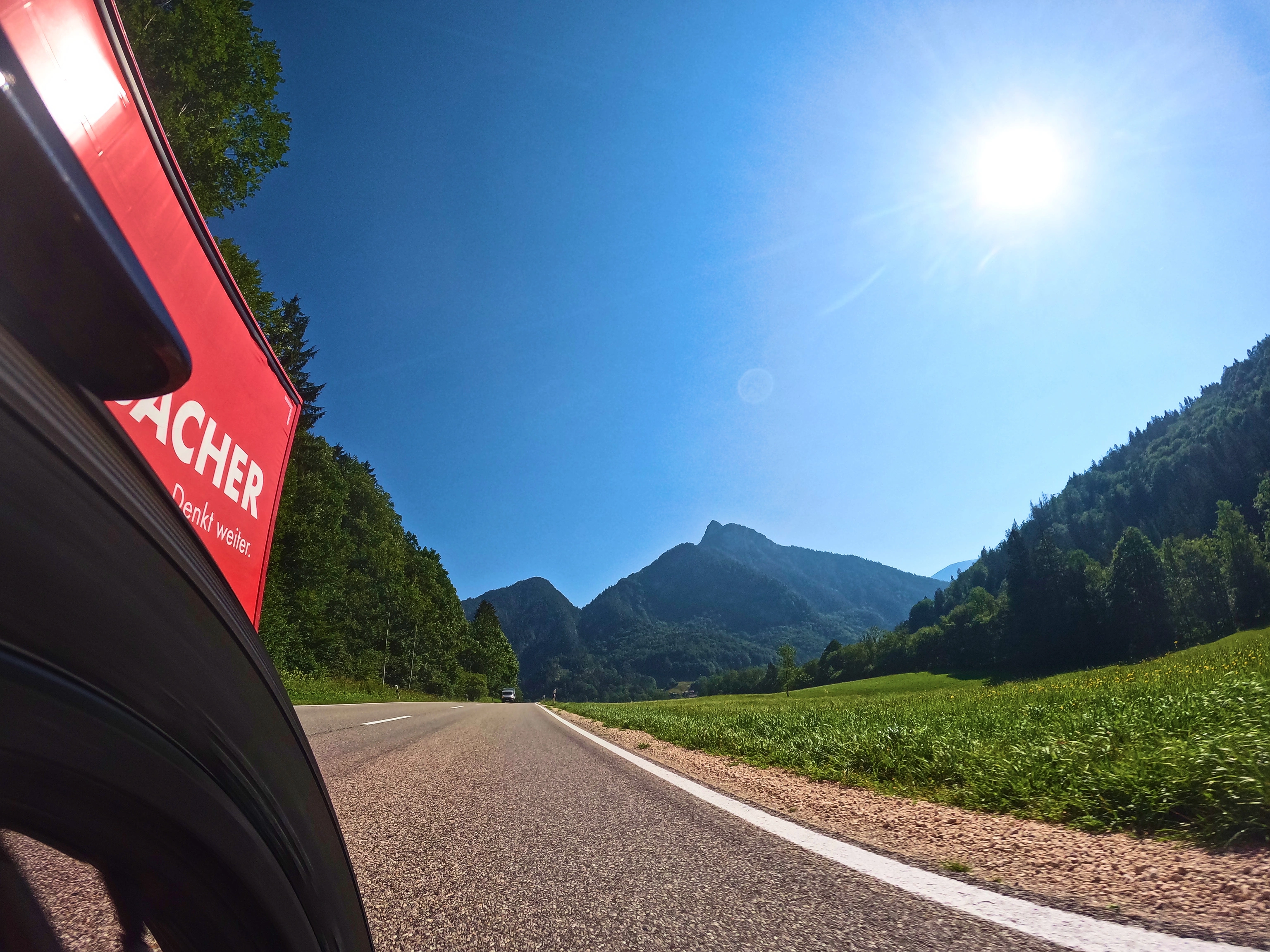 Egal wo hin man blickt: Berge!